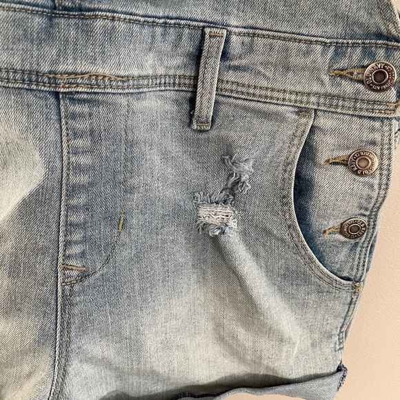 Old Navy Distressed Bib shorts - Picture 6 of 9
